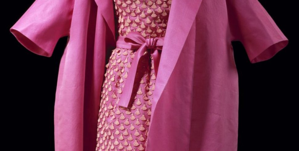 Hubert-de-Givenchy-ensemble-fall-1960-worn-by-Audrey-Hepburn